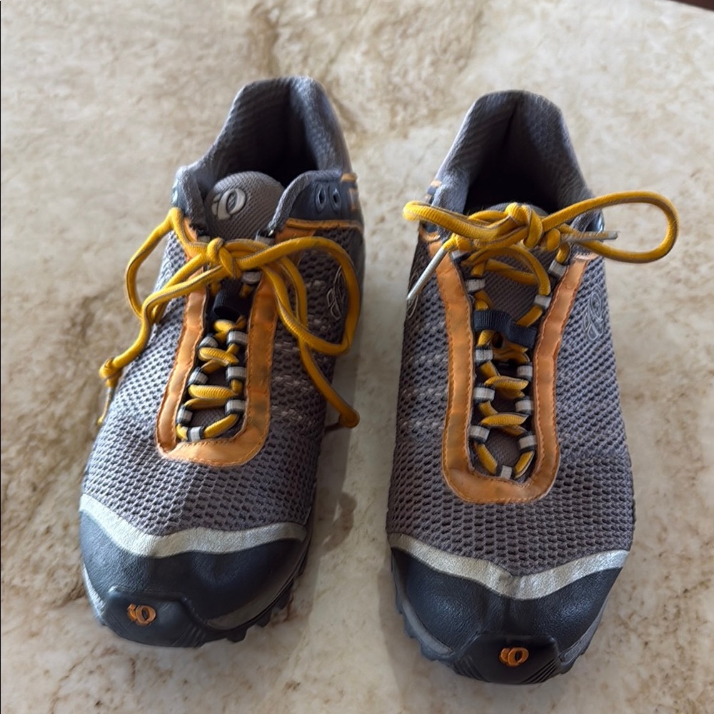 Pearl Izumi Gray and Yellow cycling Shoes